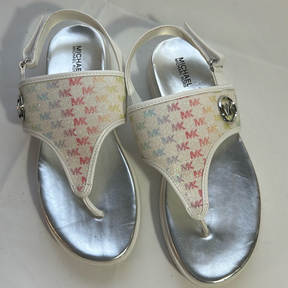 Michael Michael Kors Girls Super Cute Sandals W/Velcro Closure Size 4–EUC